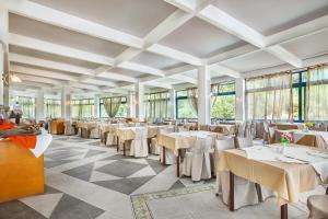 Restaurace v ubytování Atrium Hotel
