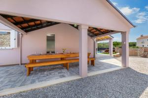 El edificio en el que está la villa