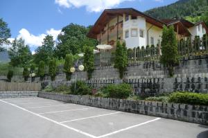 Nespecifikovaný výhled na hory nebo výhled na hory při pohledu z hotelu