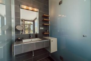 Koupelna v ubytování Villa Kera Panorama by PosarelliVillas + 55 fotografií