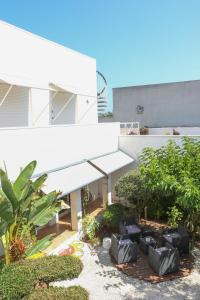 Imagen de la galería de Villa Casa Bianca Beachfront Villeroy, en Sète