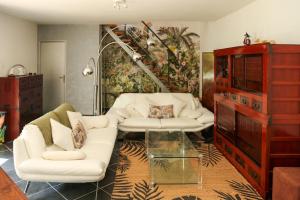 Imagen de la galería de Villa Casa Bianca Beachfront Villeroy, en Sète