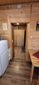 Kuchyň nebo kuchyňský kout v ubytování Apartamenty i Domki Biały Dunajec