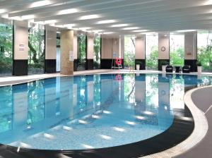 Kolam renang di atau dekat dengan 南浔花园名都大酒店