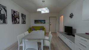 Φωτογραφία από το άλμπουμ του Colico Polti lake view and pool apartment σε Colico +15 φωτογραφίες