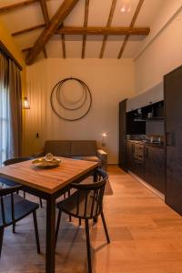 Nhà bếp/bếp nhỏ tại CasaCabe - Boutique Living