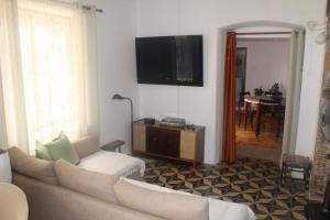 Μια τηλεόραση ή/και κέντρο ψυχαγωγίας στο Ervidel Guest House - N2 (km 607)