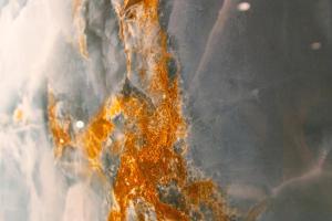 an image of smoke and fire from an object at La Suite Versailles freeParking table massage Clim in Montreuil