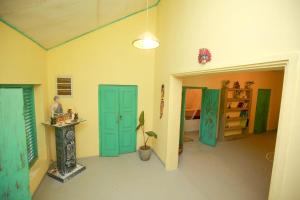 Gambar di galeri bagi Lazy Monkey Surfhostel - Sri Lanka di Hiriketiya