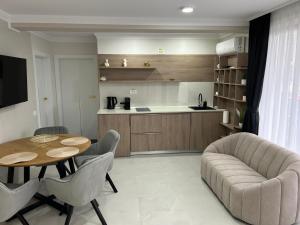 Nhà bếp/bếp nhỏ tại Risa Apartments