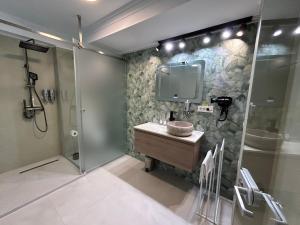 Phòng tắm tại Risa Apartments +54 ảnh