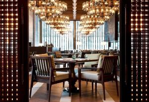 Un restaurant sau alt loc unde se poate mânca la The Chedi Andermatt