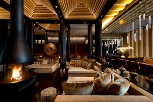 O zonă de relaxare la The Chedi Andermatt