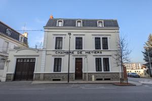 Το κτήριο όπου στεγάζεται  το διαμέρισμα