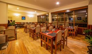 En restaurant eller et andet spisested på Hotel Chiminda Pelling