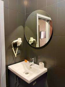 Ένα μπάνιο στο GÜNEŞLİ SUİT OTEl