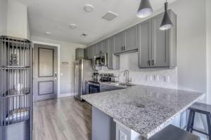 Φωτογραφία από το άλμπουμ του Blueground Austin pool nr Walnut Creek Park ATX-260 στο Ώστιν