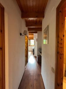 Fotografia z galérie ubytovania Duplex 80 m2 con vistas a la montaña v destinácii Pla de l'Ermita