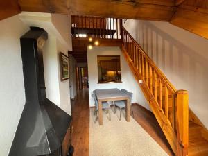 Fotografia z galérie ubytovania Duplex 80 m2 con vistas a la montaña v destinácii Pla de l'Ermita