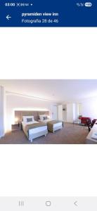 เตียงในห้องที่ Old town pyramids view