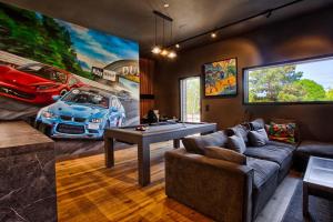 Photo de la galerie de l'établissement Luxury Villa Orion with heated Pool, Billard, à Biéville-Beuville