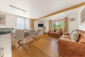 Kuchyň nebo kuchyňský kout v ubytování Lambhowe Lodge, Lake District Luxury Hideaway