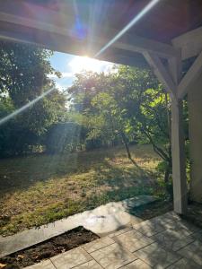 Aed väljaspool majutusasutust Sremac