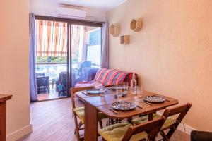 Posezení v ubytování Casa Santa Lucia - Climatisé au bord de Mer + 8 fotografií