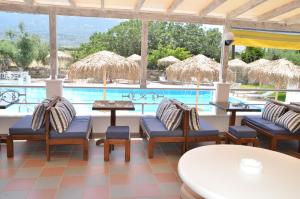 Bazén v ubytování Blue Nest Hotel nebo v jeho okolí