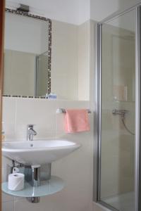 Koupelna v ubytování Hotel Zum kühlen Grunde