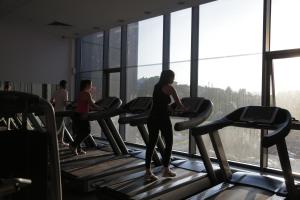 Fitness centrum a/nebo fitness zařízení v ubytování Capitоl Suites & Apartments