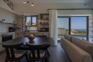 Η κουζίνα ή μικρή κουζίνα στο Villa Ioannis - With Private Pool