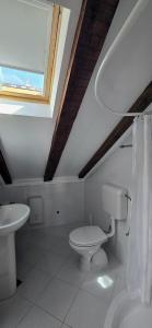 Phòng tắm tại Old Town Port Apartments +24 ảnh