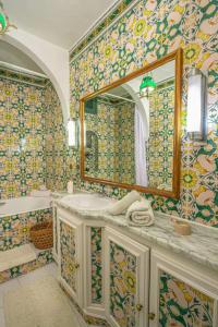 Vannituba majutusasutuses S9 Rooftop and sea view in Sidi Bou Said