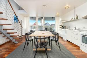 Kuchyň nebo kuchyňský kout v ubytování 792-Hvide-Sande-Ae-Gammel-Havn-45