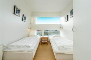 Postel nebo postele na pokoji v ubytování 792-Hvide-Sande-Ae-Gammel-Havn-45