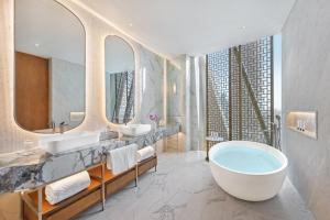 Koupelna v ubytování Mandarin Oriental Downtown, Dubai