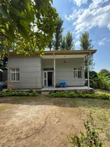 Hoone, kus külalistemaja asub