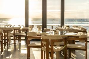 Reštaurácia alebo iné gastronomické zariadenie v ubytovaní Valmar Corfu