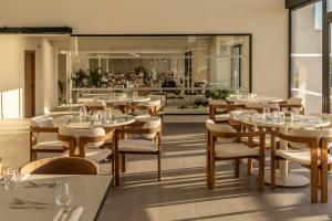 Reštaurácia alebo iné gastronomické zariadenie v ubytovaní Valmar Corfu