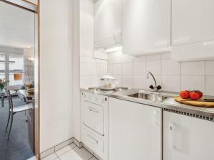 Kuchyň nebo kuchyňský kout v ubytování Apartment Promenade - Utoring-66 by Interhome + 21 fotografií
