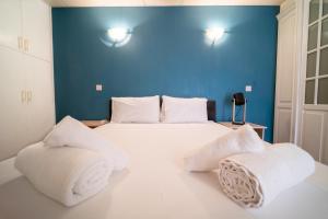 Gallery image of Casa Piedra, Hidden Gem, 2 BR House, BBQ, Patio in Monagroulli in Monagrulli