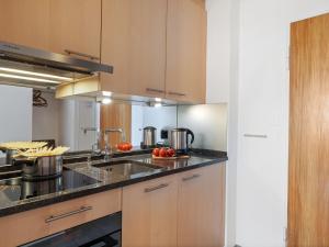 Nhà bếp/bếp nhỏ tại Apartment Promenade - Utoring-72 by Interhome