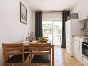 Kuchyňa alebo kuchynka v ubytovaní Apartment Anđa-4 by Interhome