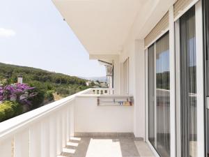 Balkón alebo terasa v ubytovaní Apartment Anđa-4 by Interhome
