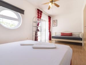 Postel nebo postele na pokoji v ubytování Apartment Anđa-2 by Interhome