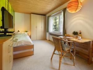 Voodi või voodid majutusasutuse Apartment Promenade - Utoring-13 by Interhome toas +21 fotot