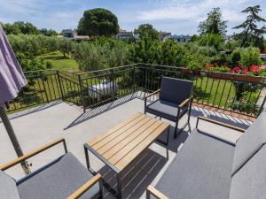 Balkón nebo terasa v ubytování Apartment Olivo-1 by Interhome