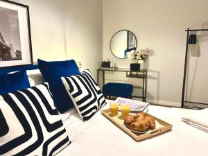 Χώρος καθιστικού στο Stunning 2BR Duplex Near Centre