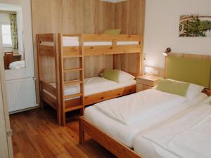 Posteľ alebo postele v izbe v ubytovaní Apartment Donnersbach by Interhome